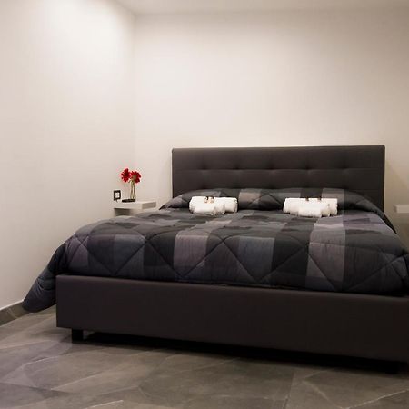 Suite Napoli Sotterranea Con Vasca Idromassaggio Bagian luar foto