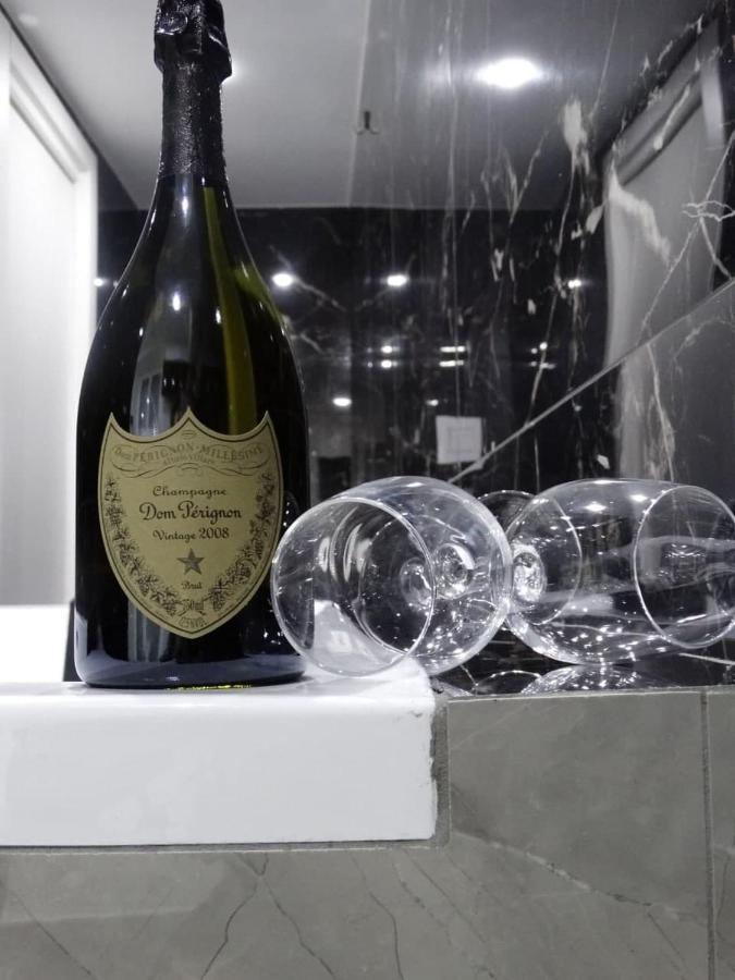Suite Napoli Sotterranea Con Vasca Idromassaggio Bagian luar foto
