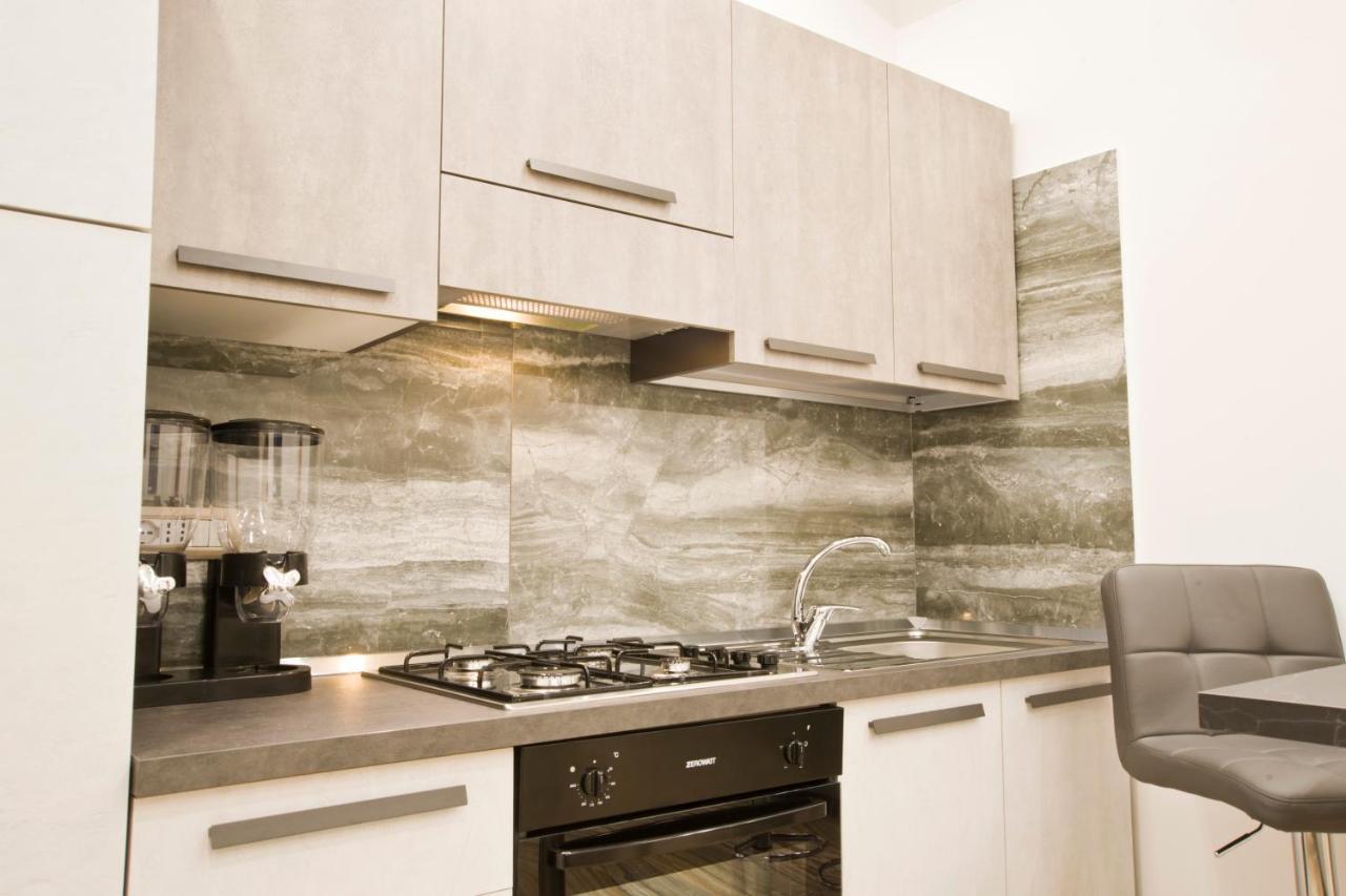 Suite Napoli Sotterranea Con Vasca Idromassaggio Bagian luar foto