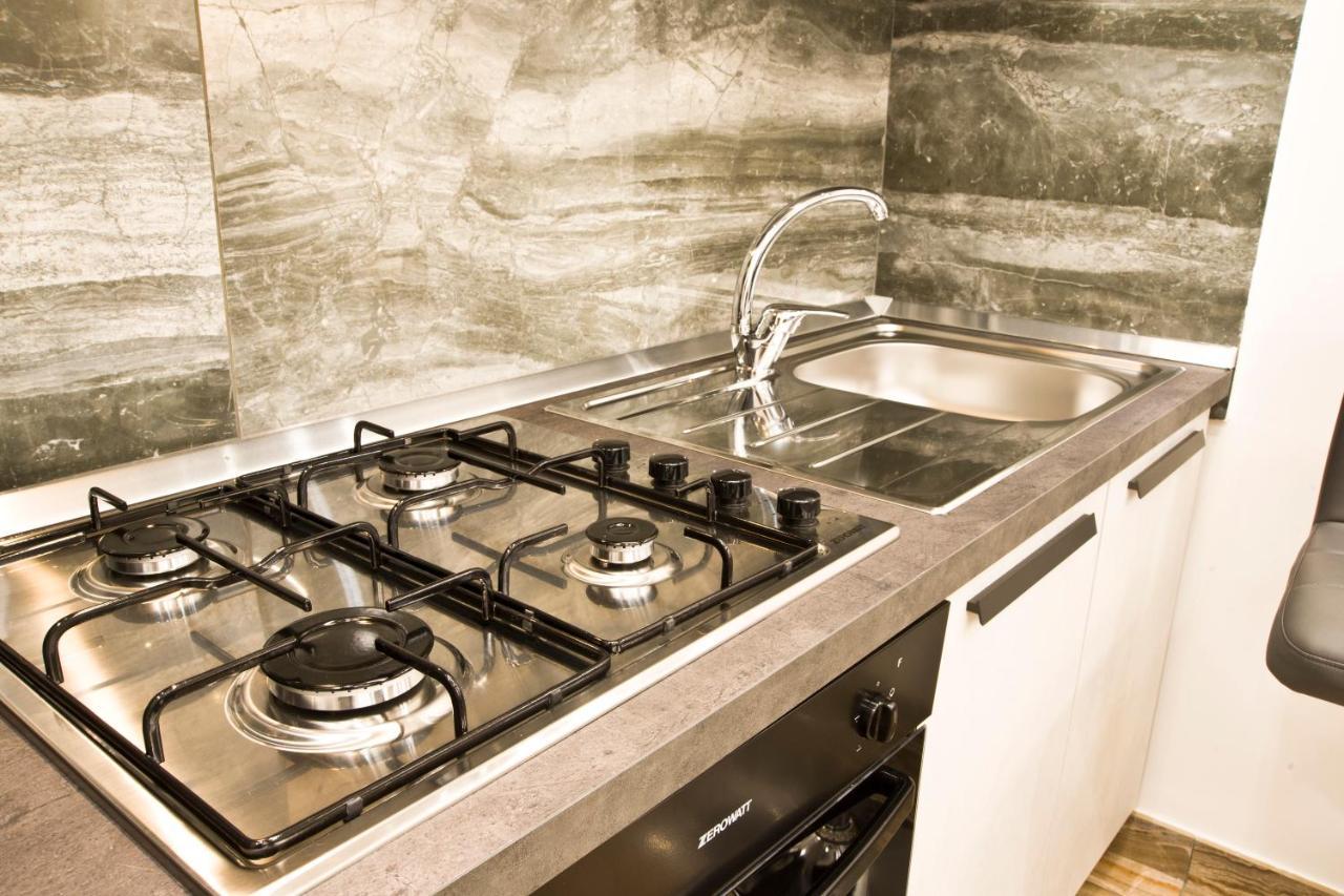 Suite Napoli Sotterranea Con Vasca Idromassaggio Bagian luar foto