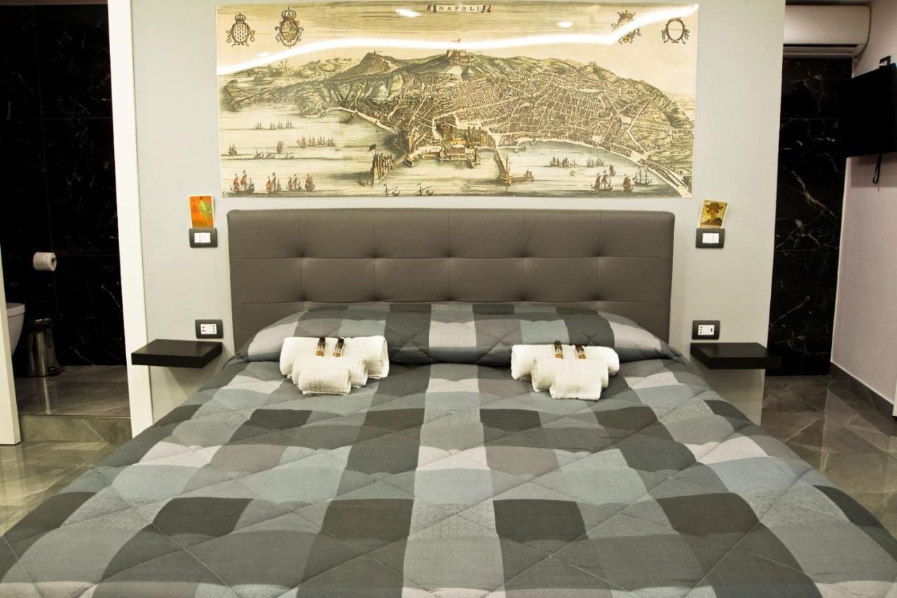 Suite Napoli Sotterranea Con Vasca Idromassaggio Bagian luar foto