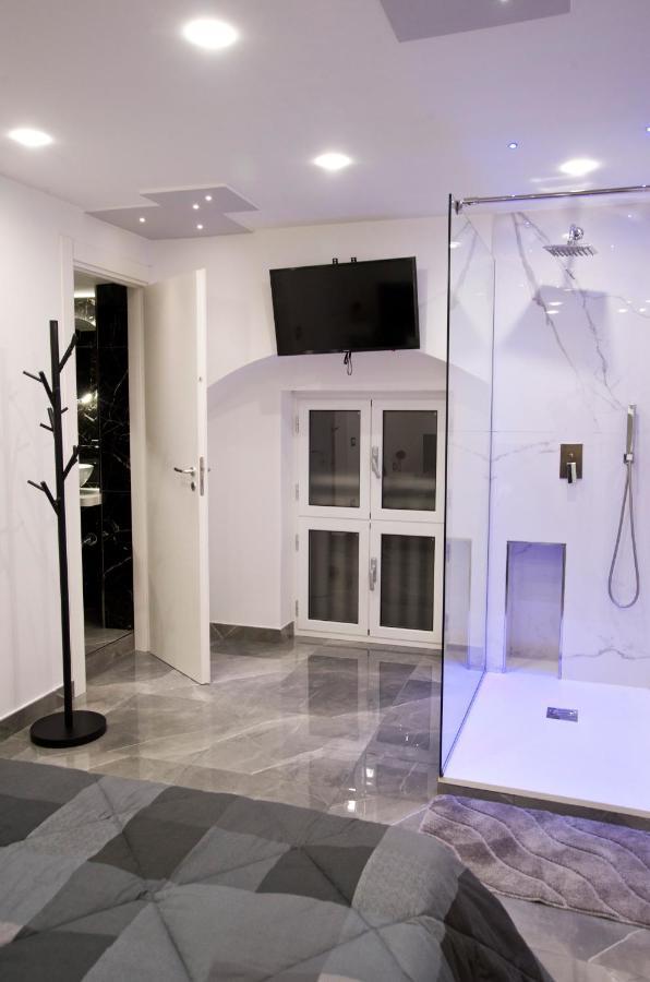 Suite Napoli Sotterranea Con Vasca Idromassaggio Bagian luar foto