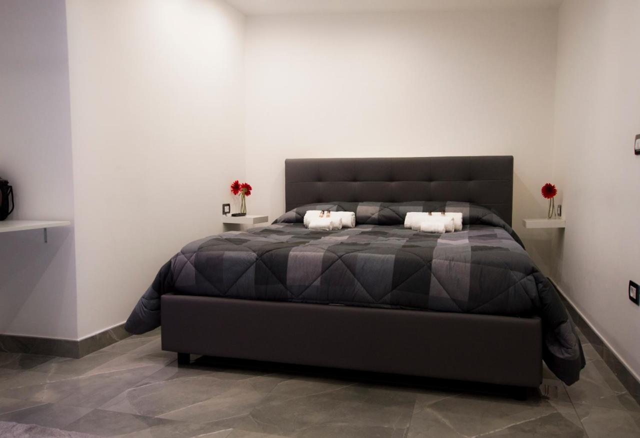 Suite Napoli Sotterranea Con Vasca Idromassaggio Bagian luar foto