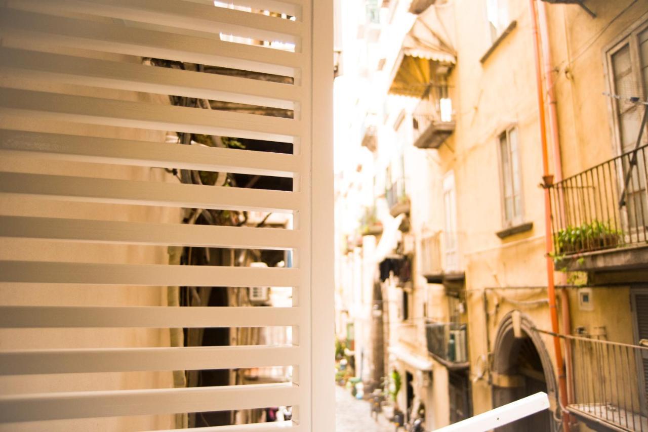 Suite Napoli Sotterranea Con Vasca Idromassaggio Bagian luar foto