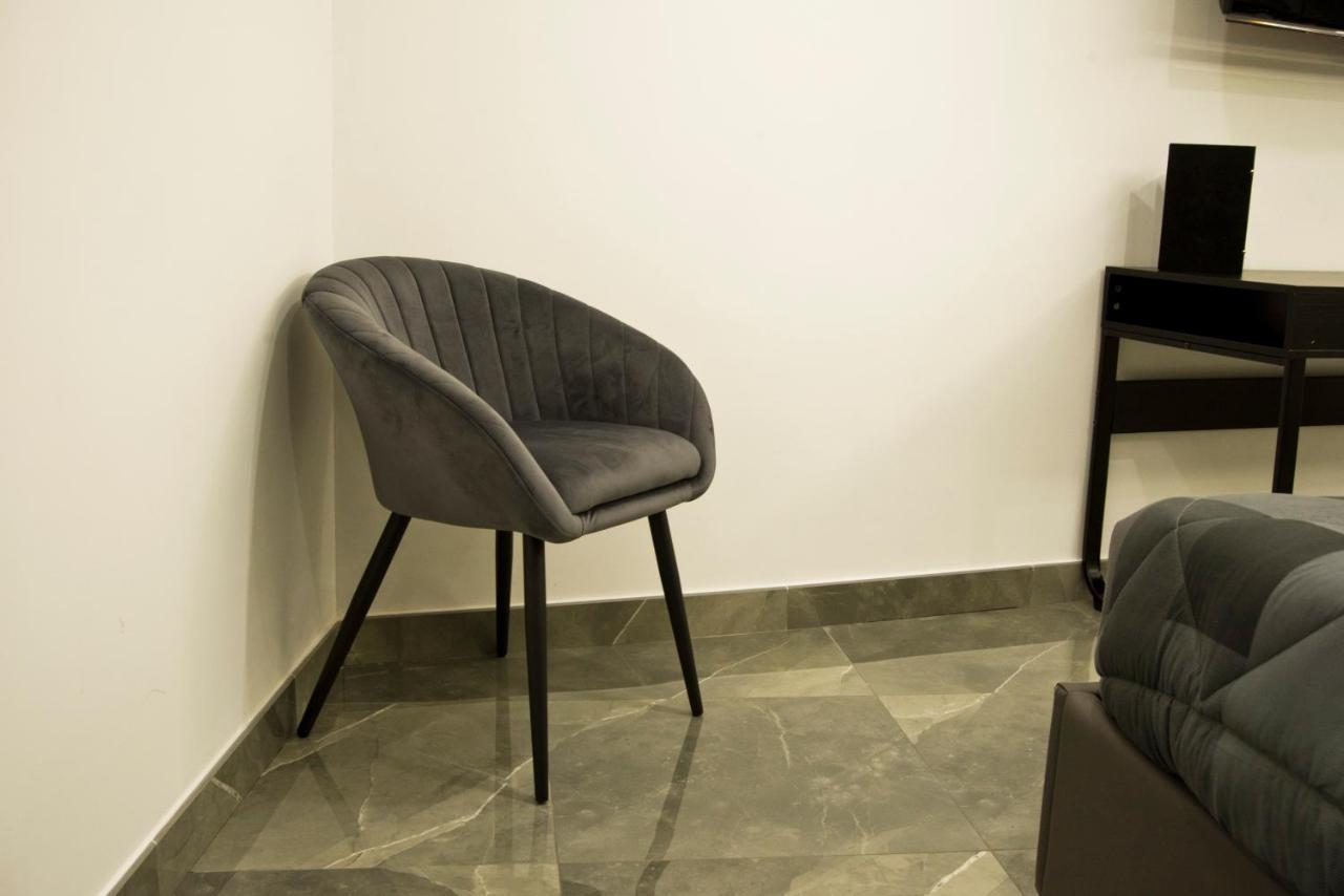 Suite Napoli Sotterranea Con Vasca Idromassaggio Bagian luar foto