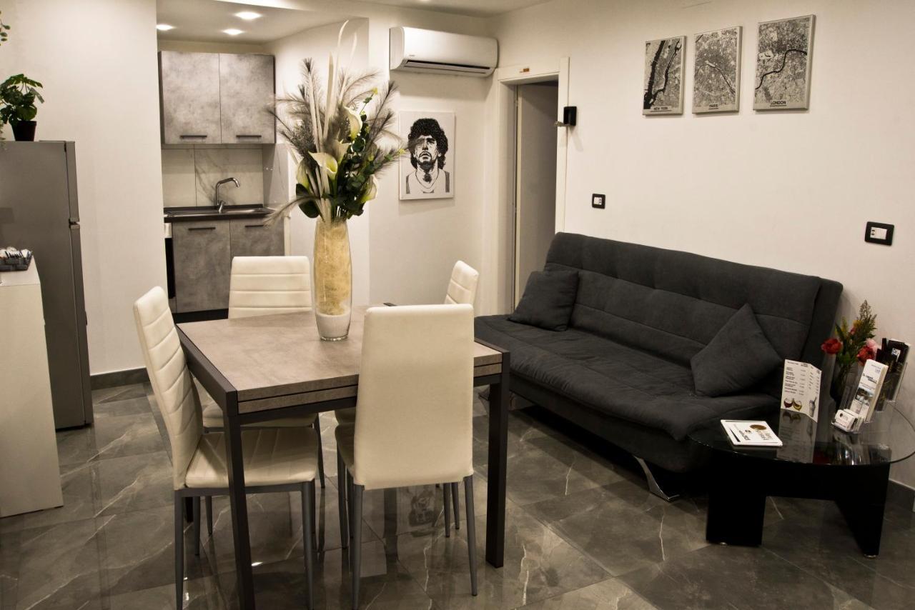 Suite Napoli Sotterranea Con Vasca Idromassaggio Bagian luar foto